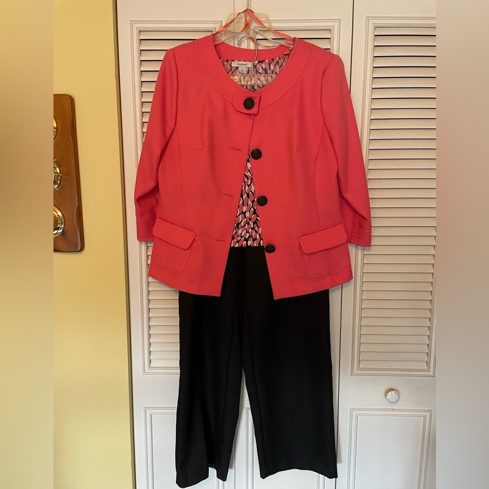Women’s 3 piece pant suit
